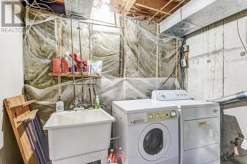 39 - 666 Constellation Drive, Mississauga (Hurontario), ON - Indoor Photo Showing Laundry Room