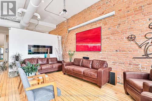 31 Simcoe Street, Collingwood, ON - Indoor Photo Showing Living Room With Fireplace