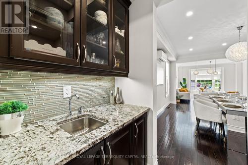 76 Upper Post Road, Vaughan, ON - Indoor Photo Showing Kitchen With Upgraded Kitchen