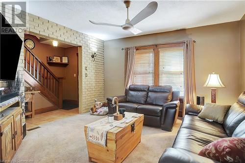 140 Park Row N, Hamilton, ON - Indoor Photo Showing Living Room