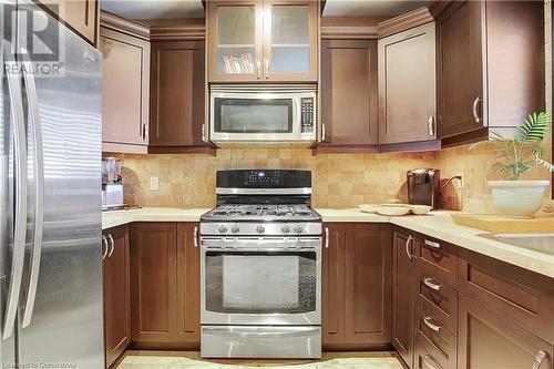 140 Park Row N, Hamilton, ON - Indoor Photo Showing Kitchen