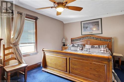 140 Park Row N, Hamilton, ON - Indoor Photo Showing Bedroom