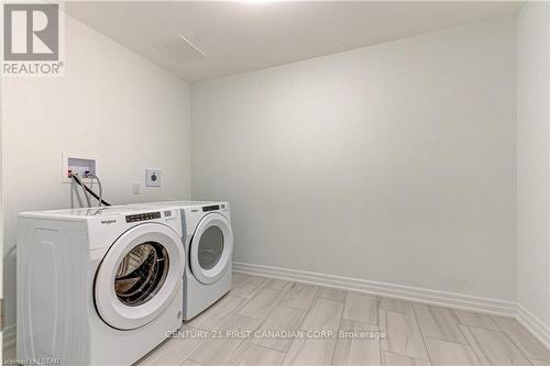 811 - 480 Callaway Road, London, ON - Indoor Photo Showing Laundry Room