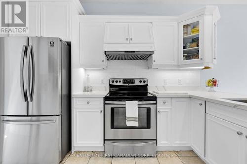 742 Guildwood Boulevard, London, ON - Indoor Photo Showing Kitchen With Stainless Steel Kitchen With Upgraded Kitchen