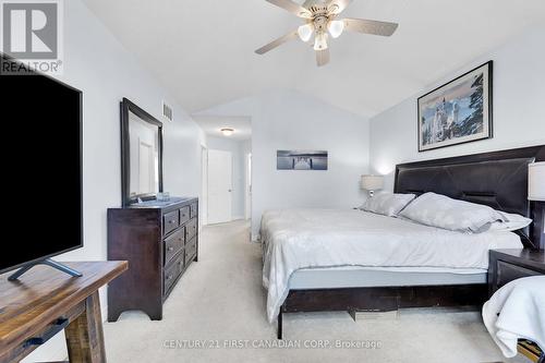 742 Guildwood Boulevard, London, ON - Indoor Photo Showing Bedroom