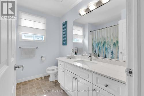 742 Guildwood Boulevard, London, ON - Indoor Photo Showing Bathroom