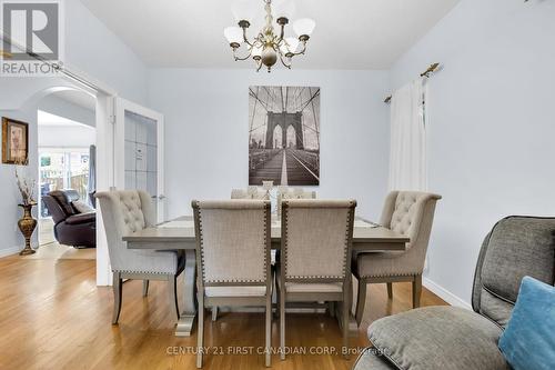 742 Guildwood Boulevard, London, ON - Indoor Photo Showing Dining Room