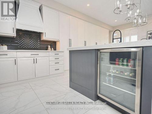 2 - 3350 Thomas Street, Mississauga (Churchill Meadows), ON - Indoor Photo Showing Kitchen