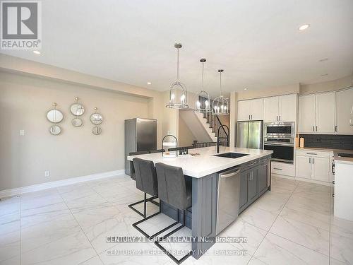 2 - 3350 Thomas Street, Mississauga (Churchill Meadows), ON - Indoor Photo Showing Kitchen With Upgraded Kitchen