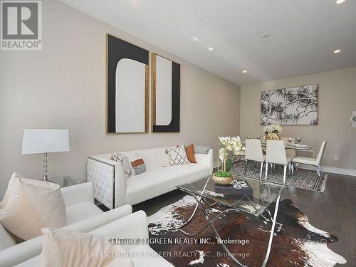 2 - 3350 Thomas Street, Mississauga (Churchill Meadows), ON - Indoor Photo Showing Living Room