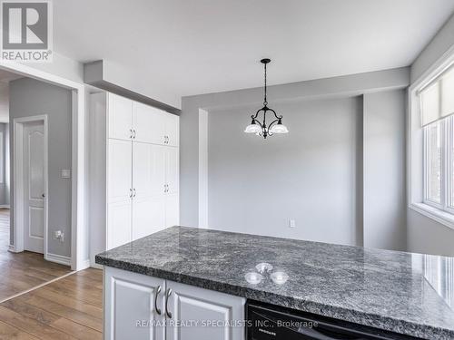 32 Kayak Heights, Brampton, ON - Indoor Photo Showing Kitchen