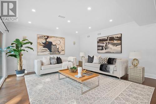 831 Caldwell Avenue, Mississauga (Lorne Park), ON - Indoor Photo Showing Living Room