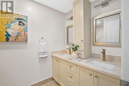 831 Caldwell Avenue, Mississauga (Lorne Park), ON - Indoor Photo Showing Bathroom