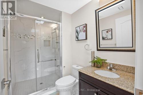 831 Caldwell Avenue, Mississauga, ON - Indoor Photo Showing Bathroom