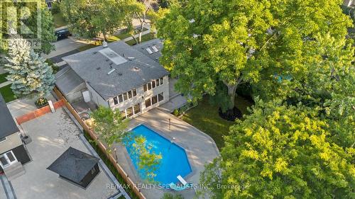 831 Caldwell Avenue, Mississauga, ON - Outdoor With In Ground Pool With View