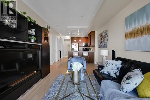 2109 - 100 John Street, Brampton (Downtown Brampton), ON - Indoor Photo Showing Living Room