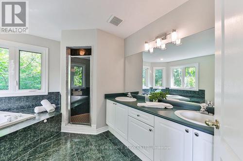 1688 Glenvista Drive W, Oakville (Iroquois Ridge North), ON - Indoor Photo Showing Bathroom