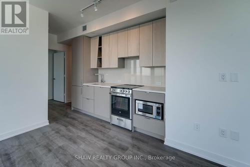 5603 - 3883 Quartz Road, Mississauga, ON - Indoor Photo Showing Kitchen