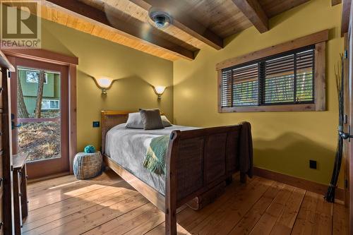 2388 Heffley Lake Road, Kamloops, BC - Indoor Photo Showing Bedroom