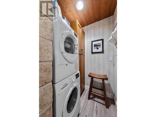 2388 Heffley Lake Road, Kamloops, BC - Indoor Photo Showing Laundry Room