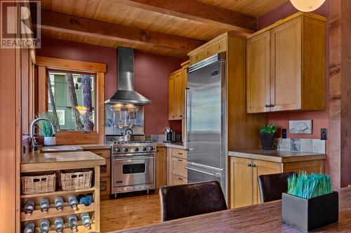 2388 Heffley Lake Road, Kamloops, BC - Indoor Photo Showing Kitchen