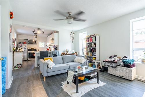 Unit 2 Living Room - 82 Ray Street S, Hamilton, ON - Indoor Photo Showing Living Room