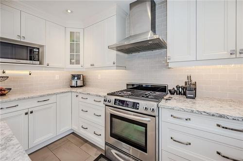 990 Upper Kenilworth Avenue, Hamilton, ON - Indoor Photo Showing Kitchen With Upgraded Kitchen