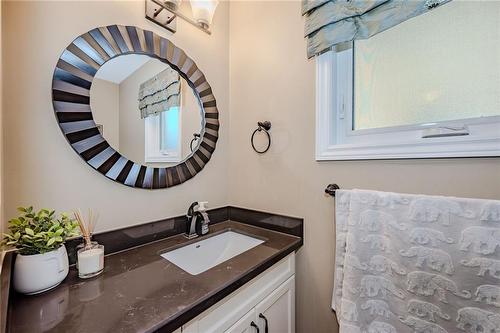 990 Upper Kenilworth Avenue, Hamilton, ON - Indoor Photo Showing Bathroom