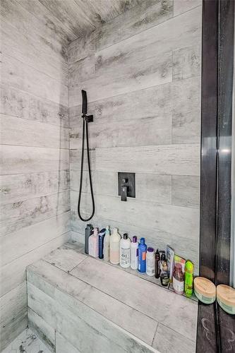 990 Upper Kenilworth Avenue, Hamilton, ON - Indoor Photo Showing Bathroom