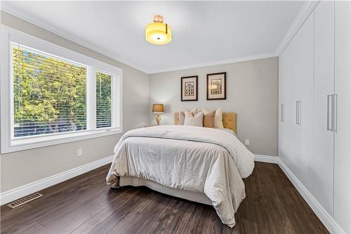 947 Easterbrook Avenue, Burlington, ON - Indoor Photo Showing Bedroom