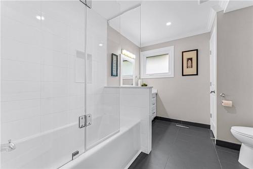 947 Easterbrook Avenue, Burlington, ON - Indoor Photo Showing Bathroom