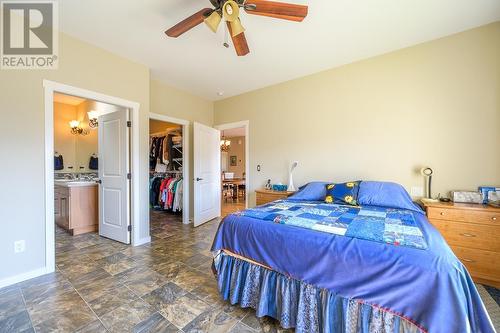 400 Belmonte Way, Kamloops, BC - Indoor Photo Showing Bedroom