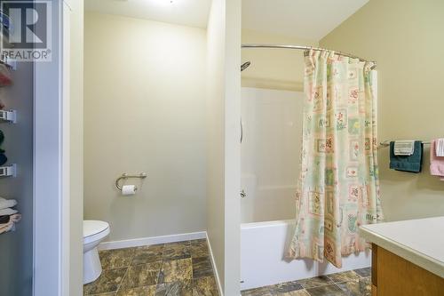 400 Belmonte Way, Kamloops, BC - Indoor Photo Showing Bathroom