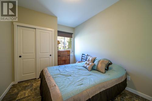 400 Belmonte Way, Kamloops, BC - Indoor Photo Showing Bedroom