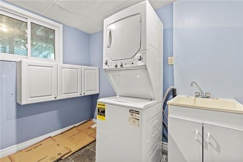 8169 Michael Street, Niagara Falls, ON - Indoor Photo Showing Laundry Room