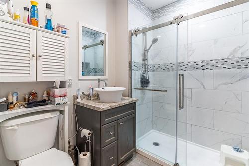 4710 Drummond Road, Niagara Falls, ON - Indoor Photo Showing Bathroom