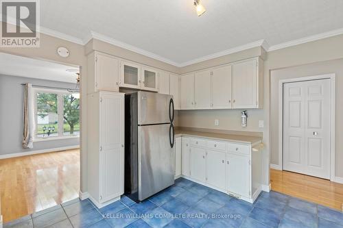 8169 Michael Street, Niagara Falls (Ascot), ON - Indoor Photo Showing Kitchen