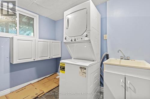 8169 Michael Street, Niagara Falls (Ascot), ON - Indoor Photo Showing Laundry Room