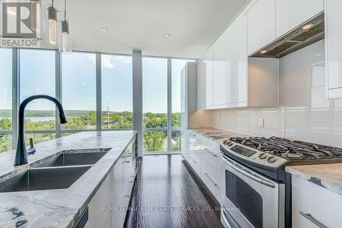 401 - 50 Murray Street W, Hamilton, ON - Indoor Photo Showing Kitchen With Stainless Steel Kitchen With Double Sink With Upgraded Kitchen