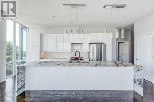 401 - 50 Murray Street W, Hamilton, ON - Indoor Photo Showing Kitchen With Upgraded Kitchen