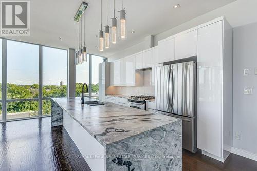 401 - 50 Murray Street W, Hamilton, ON - Indoor Photo Showing Kitchen With Stainless Steel Kitchen With Upgraded Kitchen