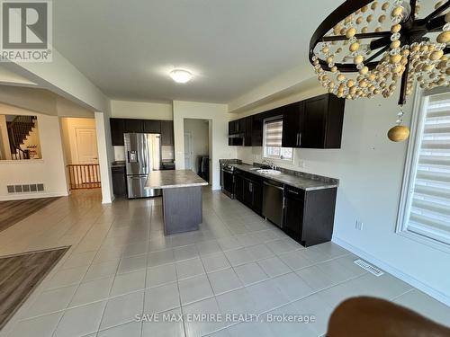 3637 Allen Trail Ridge, Fort Erie, ON - Indoor Photo Showing Kitchen