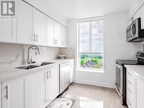 1004 - 21 Overlea Boulevard, Toronto (Thorncliffe Park), ON - Indoor Photo Showing Kitchen