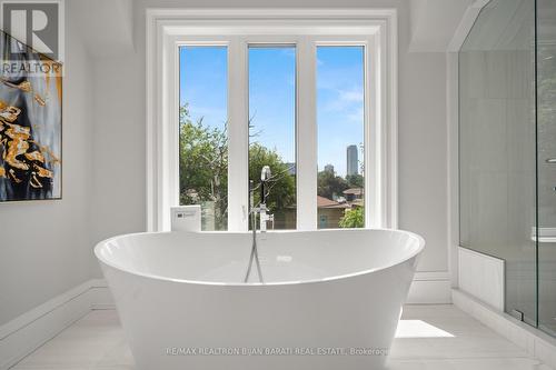 6 Harnish Crescent, Toronto (Newtonbrook East), ON - Indoor Photo Showing Bathroom