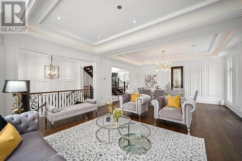 6 Harnish Crescent, Toronto (Newtonbrook East), ON - Indoor Photo Showing Living Room