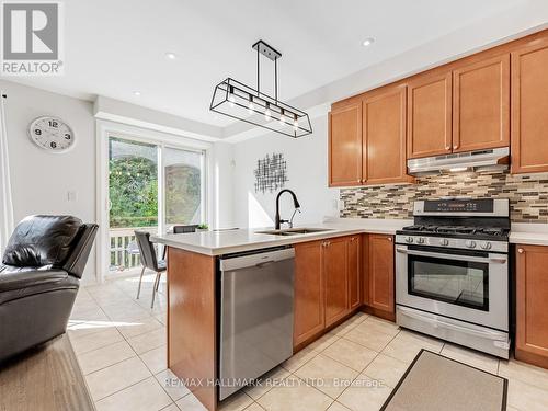 34 Elmeade Lane, Whitchurch-Stouffville (Stouffville), ON - Indoor Photo Showing Kitchen With Double Sink