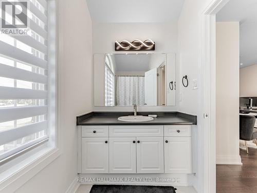 34 Elmeade Lane, Whitchurch-Stouffville, ON - Indoor Photo Showing Bathroom