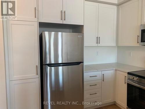 86 Paisley Drive, Bradford West Gwillimbury, ON - Indoor Photo Showing Kitchen With Stainless Steel Kitchen