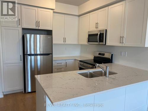 86 Paisley Drive, Bradford West Gwillimbury, ON - Indoor Photo Showing Kitchen With Stainless Steel Kitchen With Double Sink With Upgraded Kitchen