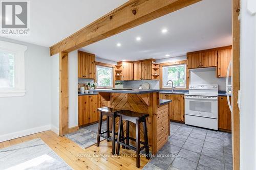 157 Woodland Drive, Wasaga Beach, ON - Indoor Photo Showing Kitchen